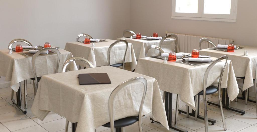 Contact Du Cerf Hotel